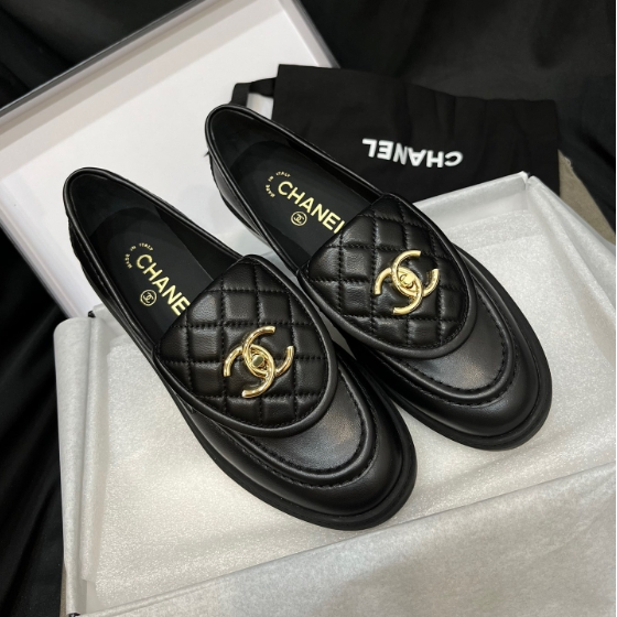 Chanel-Sheepskin flap retro loafers