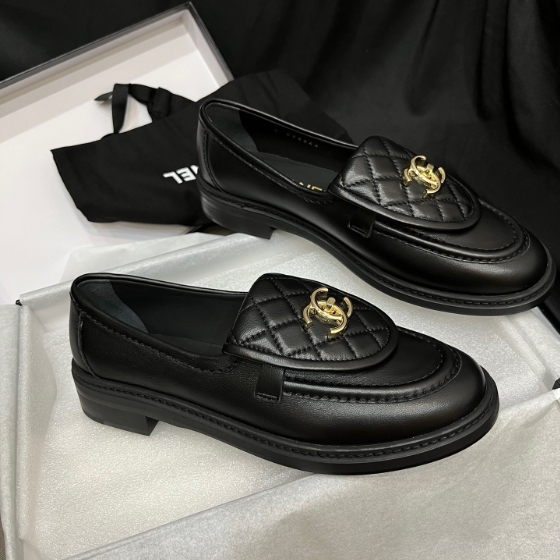 Chanel-Sheepskin flap retro loafers