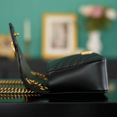 Gucci-Classic Black Shoulder Bag