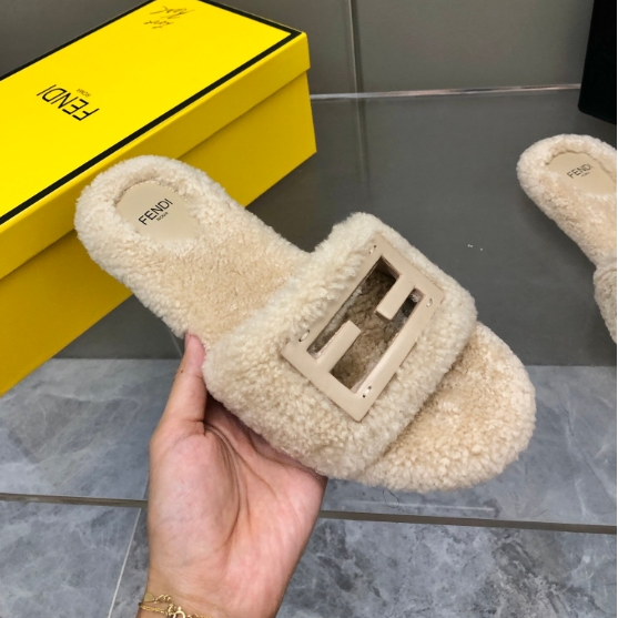 Fendi-Sheep Curly Hair Slippers