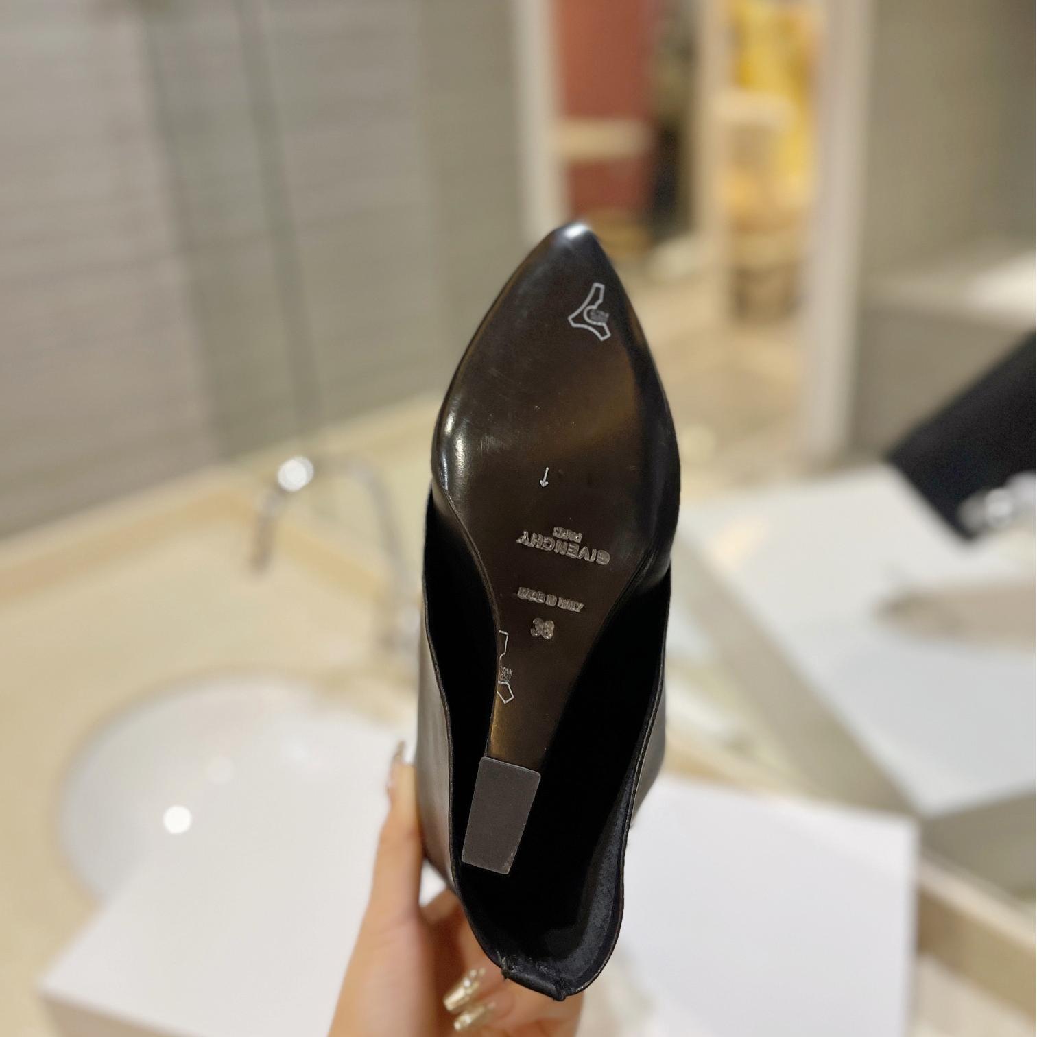 Givenchy-Shark boots shiny leather boots