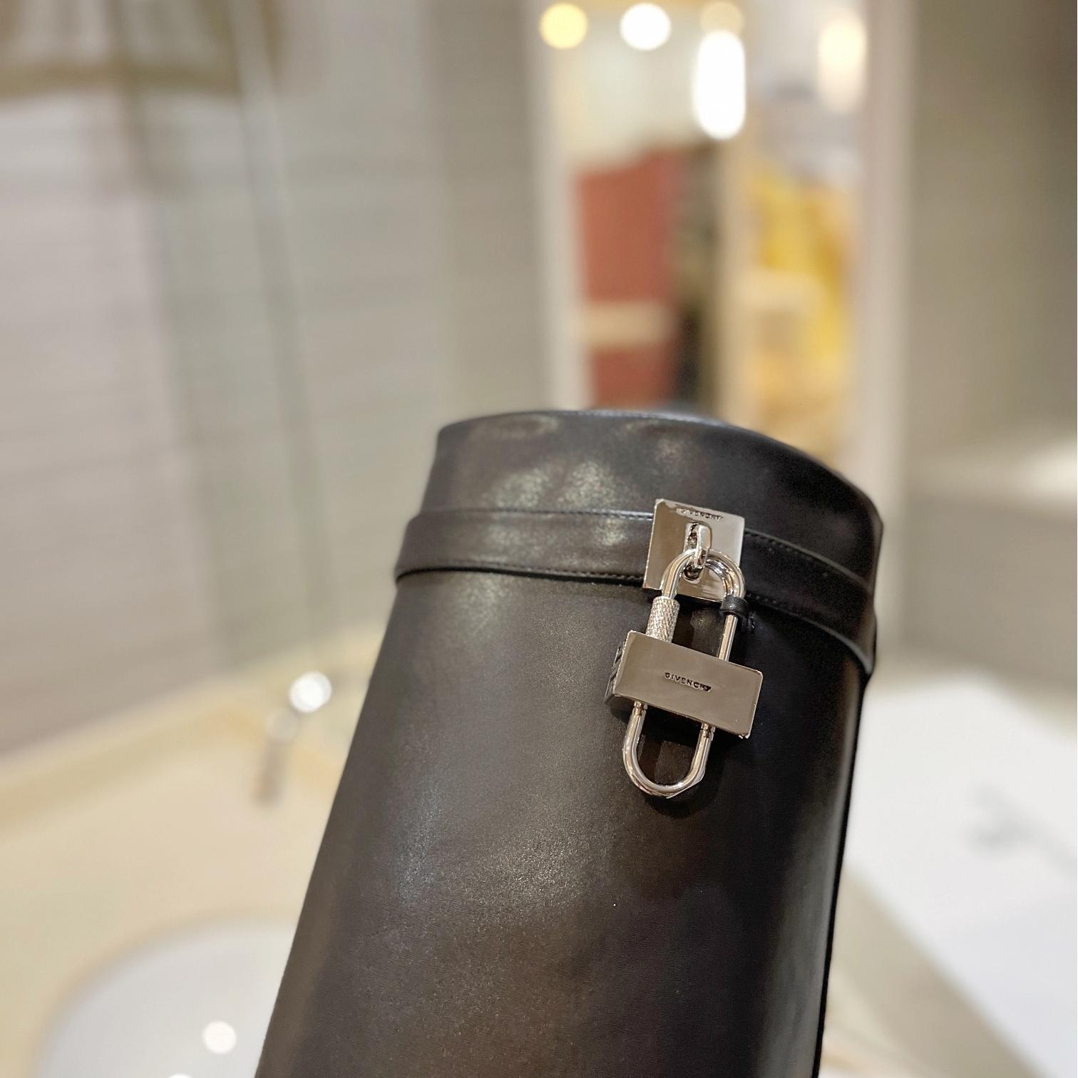 Givenchy-Shark boots shiny leather boots