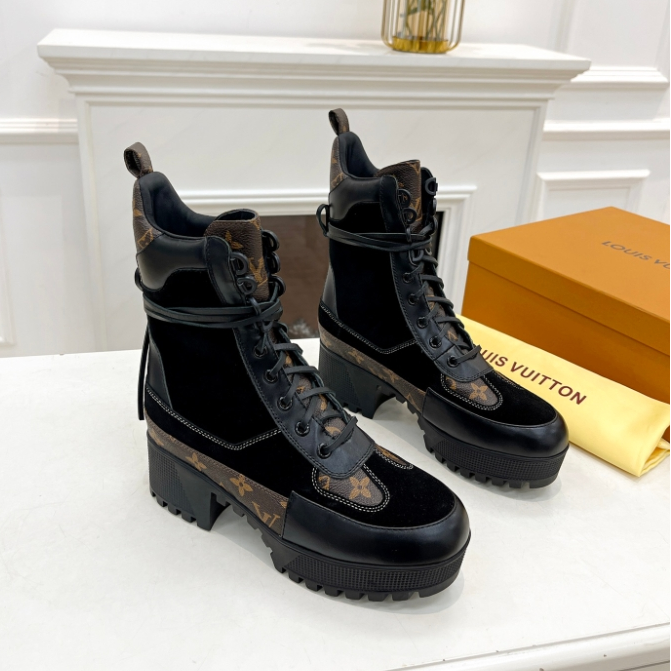 LV-Thick Soled Martin Boots