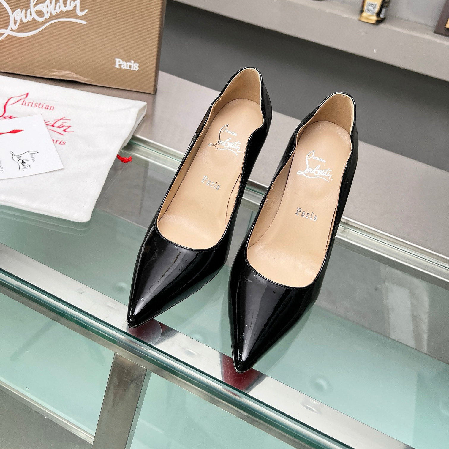 Christian Louboutin - Black lambskin leather pumps