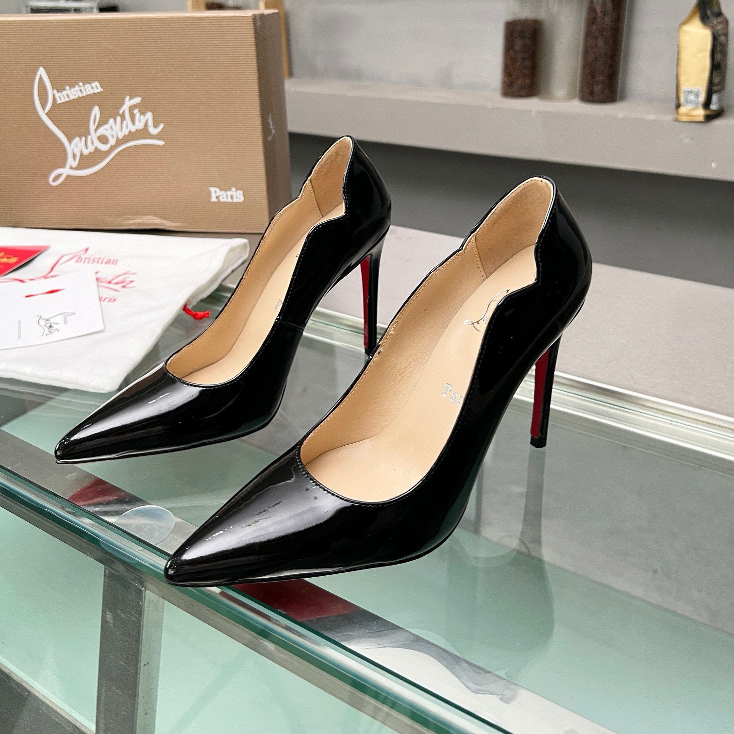 Christian Louboutin - Black lambskin leather pumps