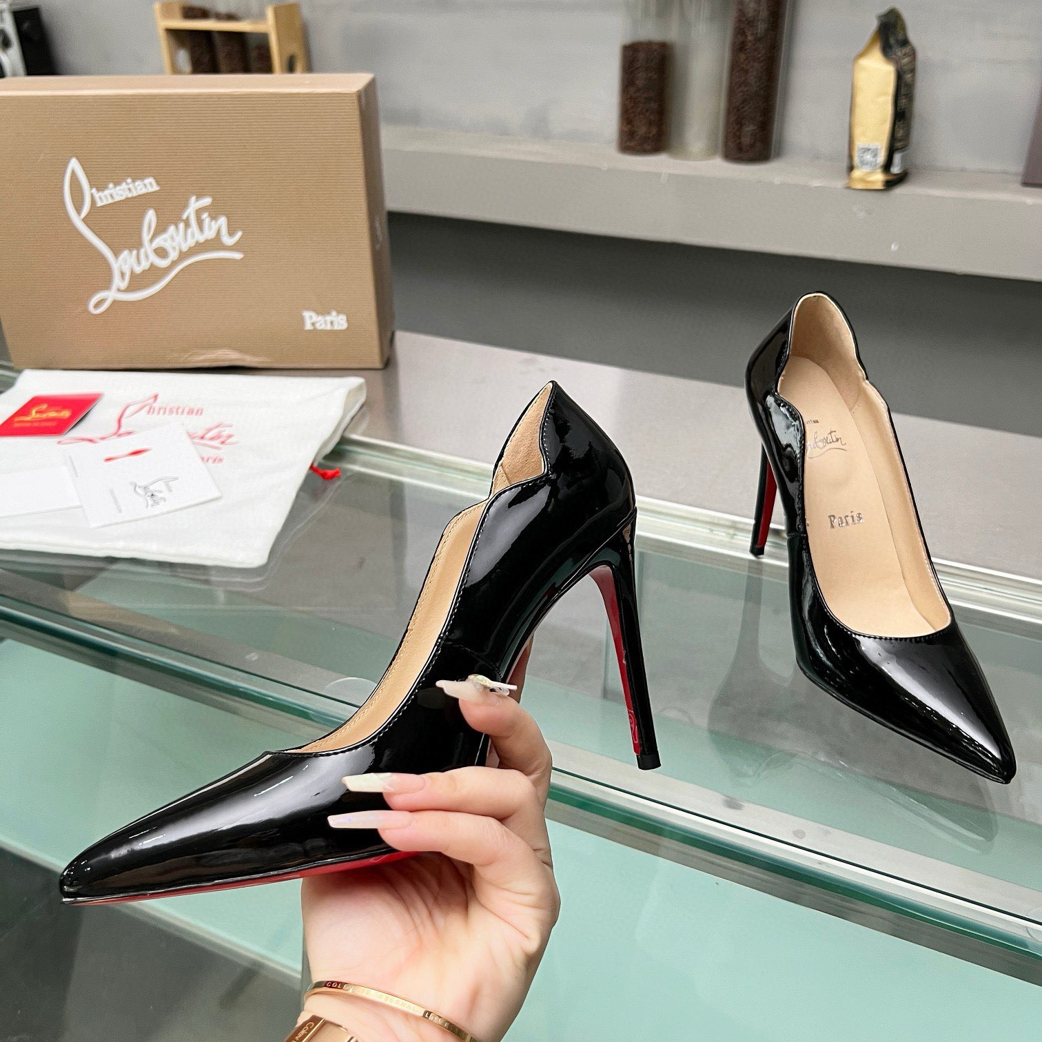 Christian Louboutin - Black lambskin leather pumps