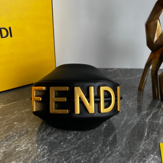 FENDI-Crescent Armpit Bag