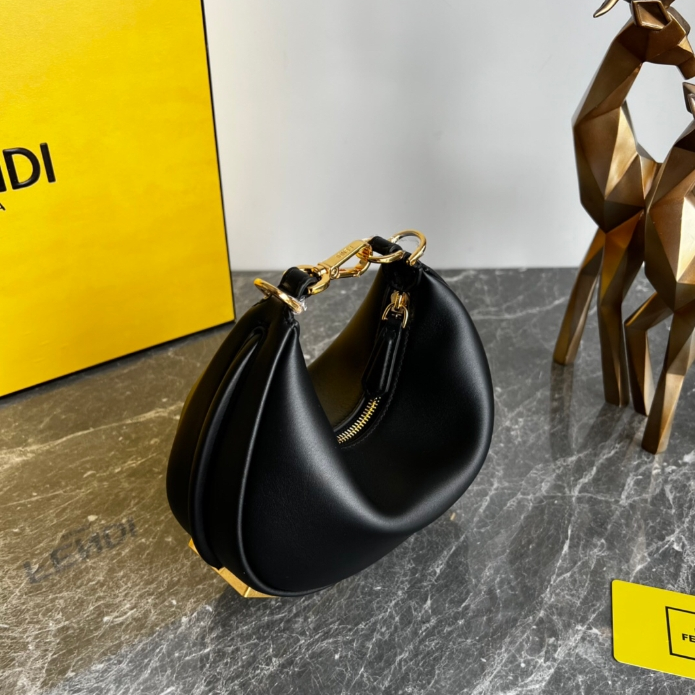FENDI-Crescent Armpit Bag