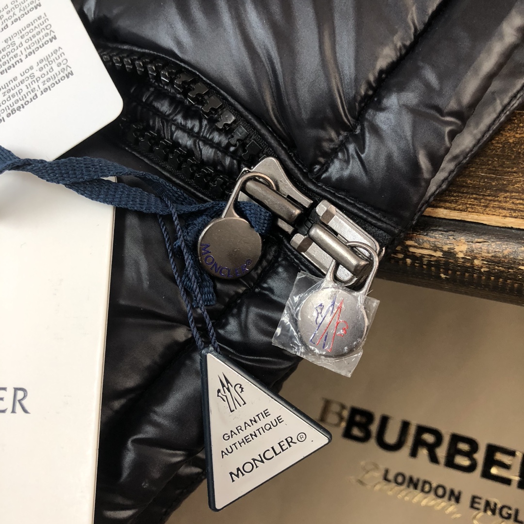 Moncler Maya Classic Short Style Down jacket