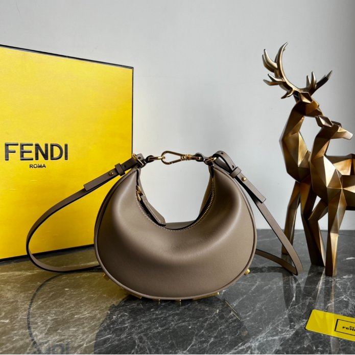 FENDI-Crescent Armpit Bag