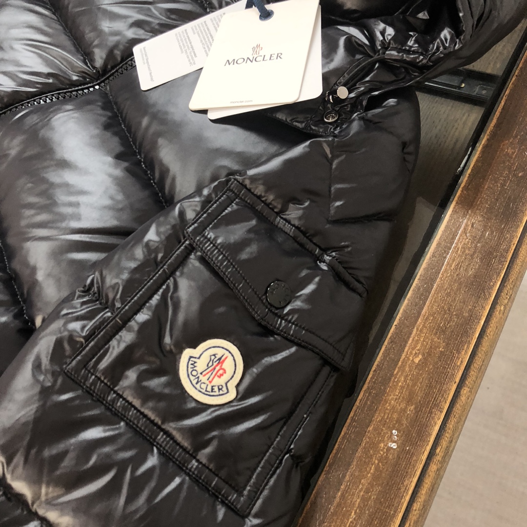 Moncler Maya Classic Short Style Down jacket