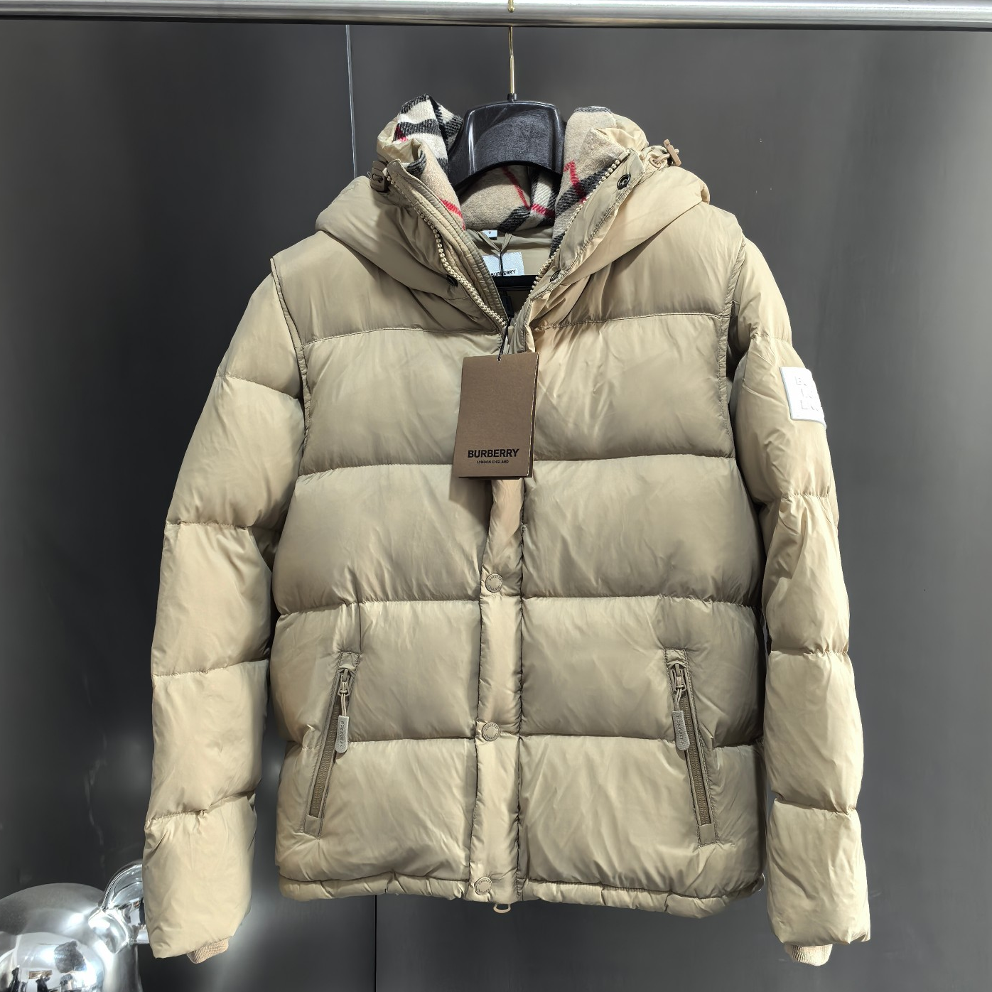 Burberry - Long-sleeved Down Jacket with Detachable Sleeves