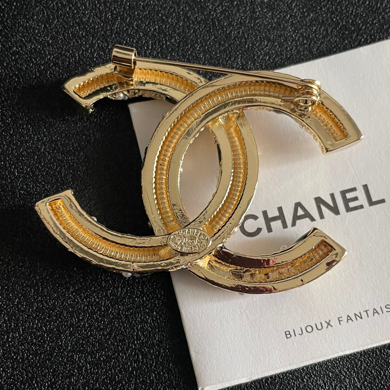 Chanel - Brooch