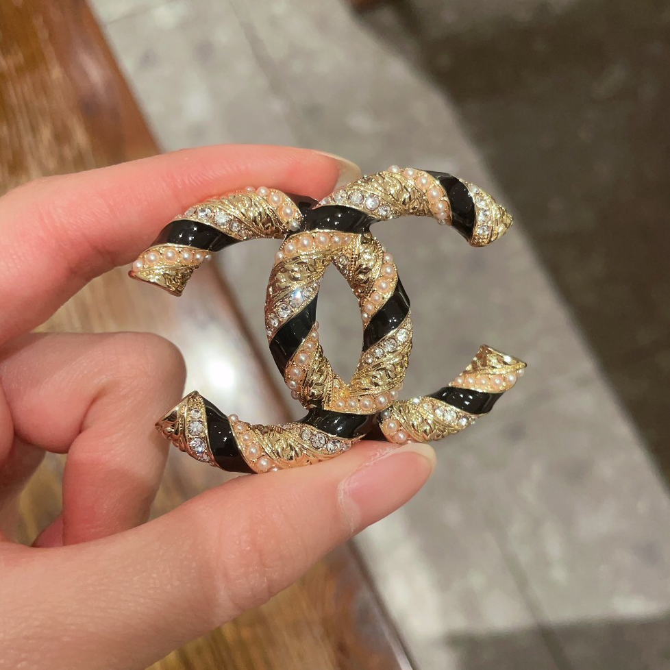 Chanel - Brooch