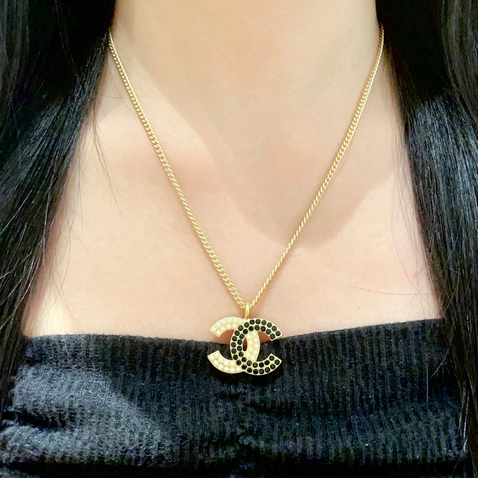 Chanel - Pearl Double C Color blocked Necklace