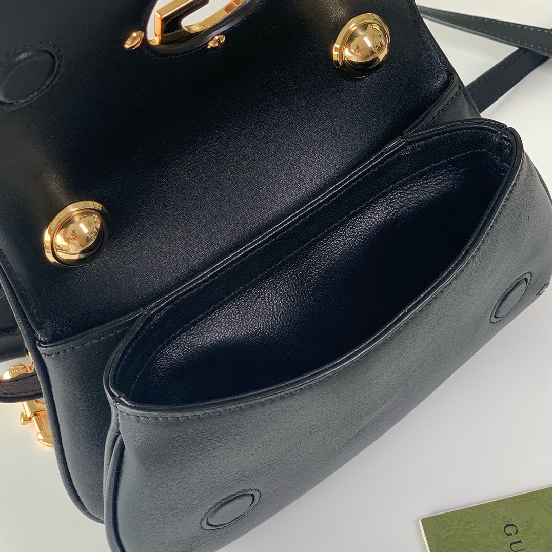 Gucci- Blondie series small handbag.