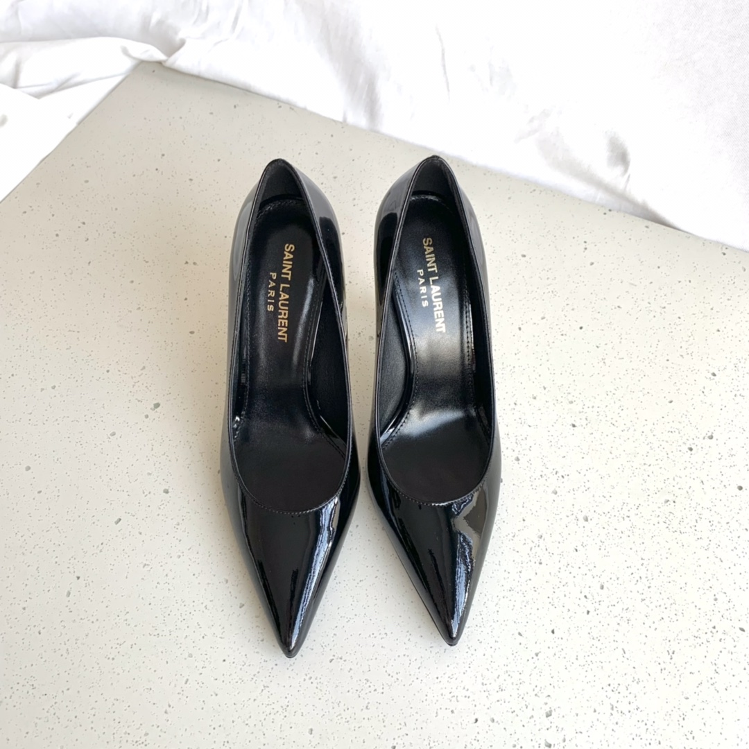 YSL-Fashionable logo and high heels