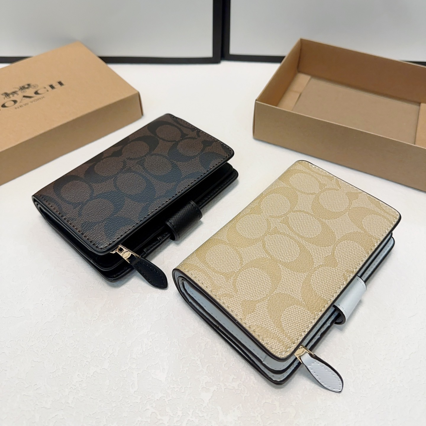 COACH - Printed Compact Wallet