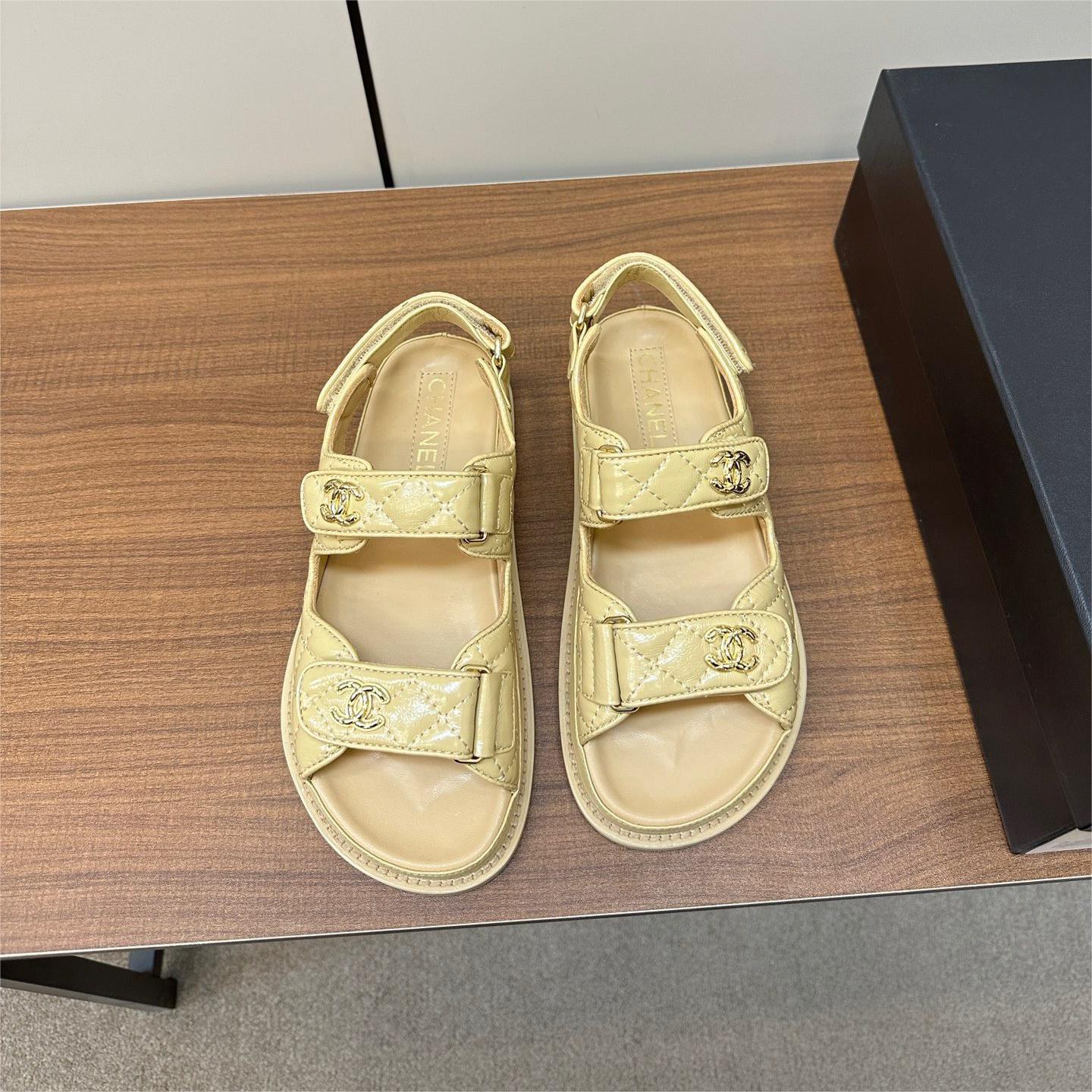 CHANEL-Velcro Cowhide Denim Fabric with Resin Buckle Paired with Sandals