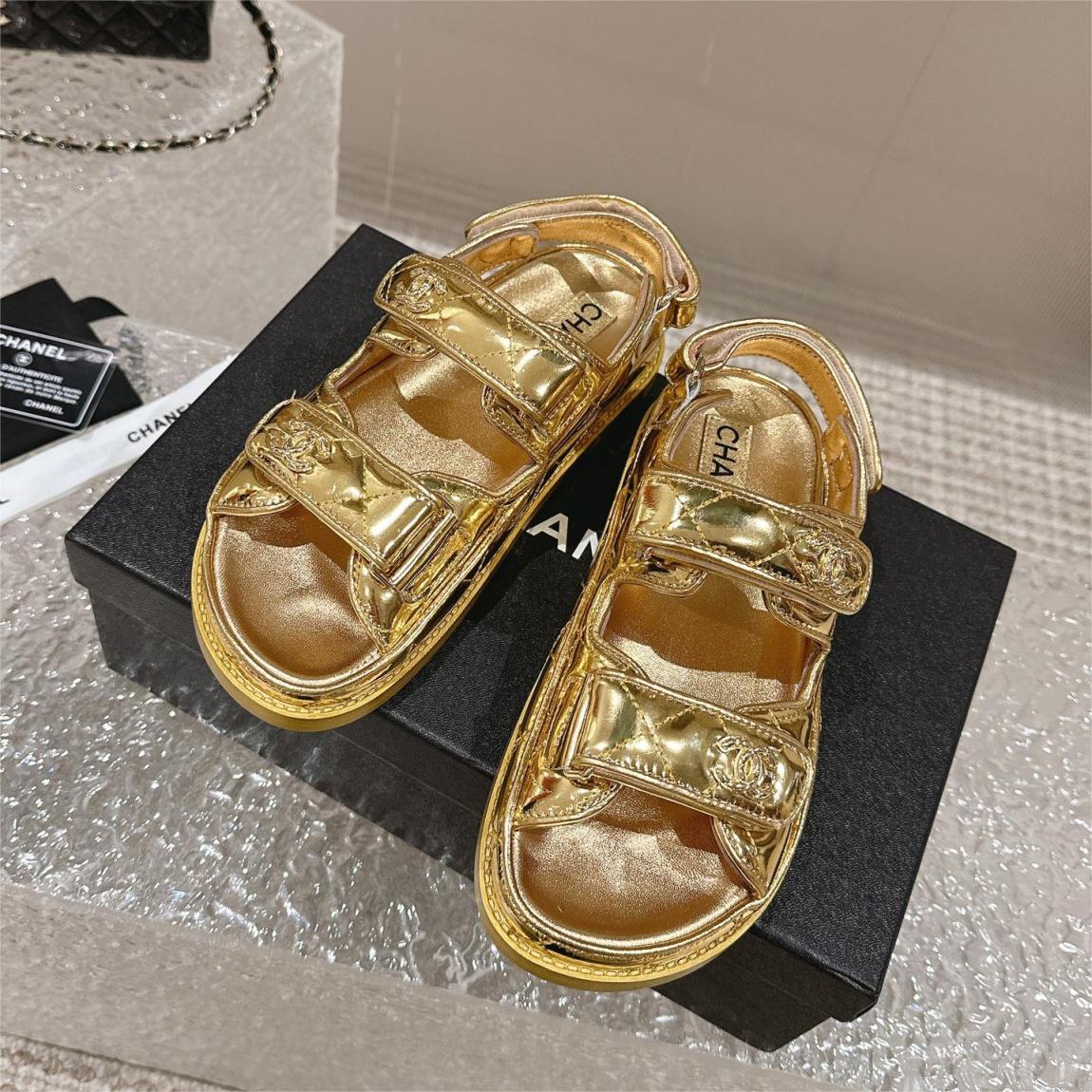 CHANEL-Velcro Cowhide Denim Fabric with Resin Buckle Paired with Sandals