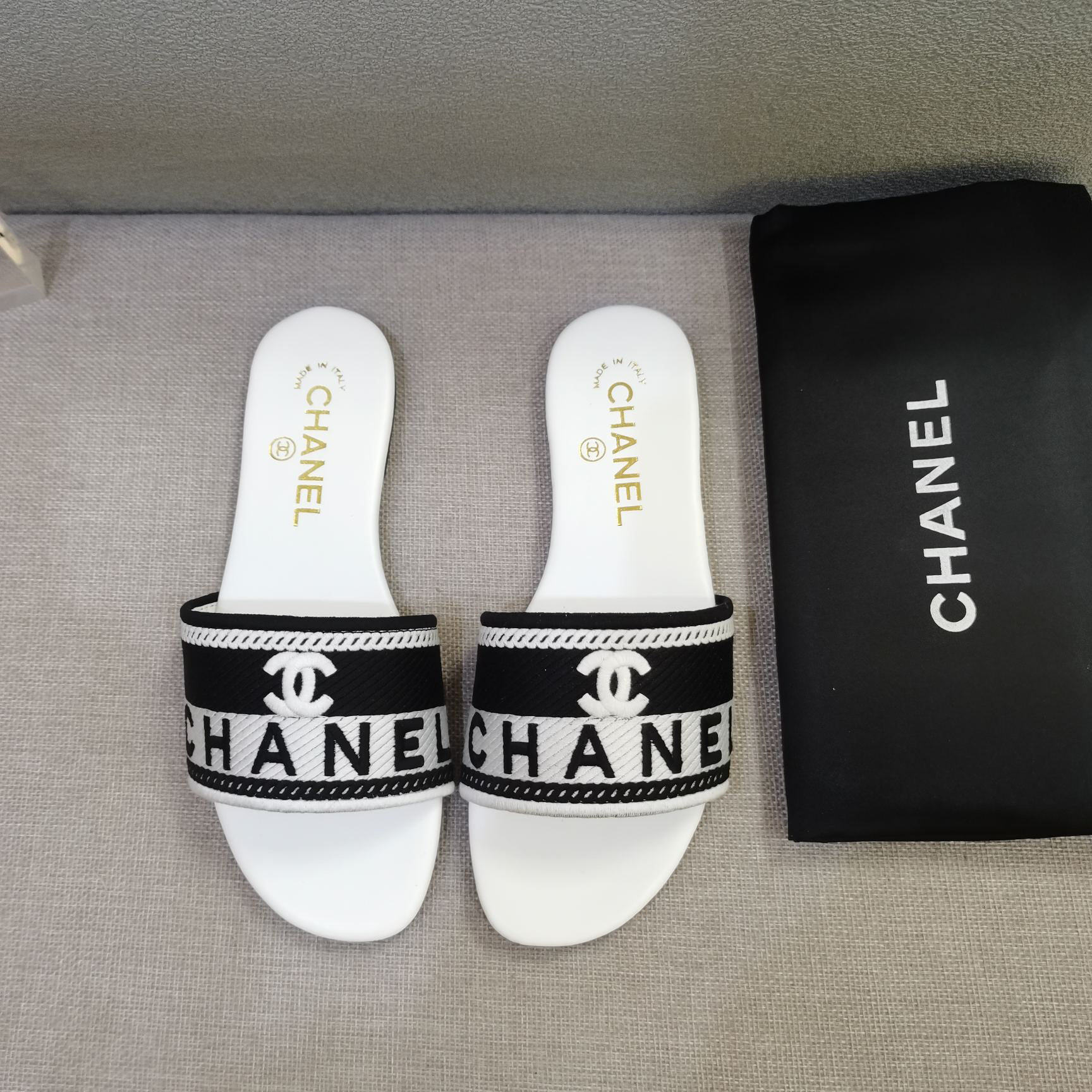 Chanel-Embroidered letter flat slippers