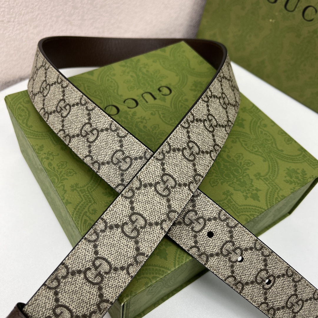 Gucci- Leather belt