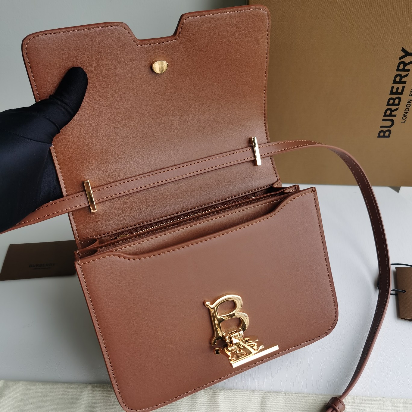 Burberry-Leather Lock Bag