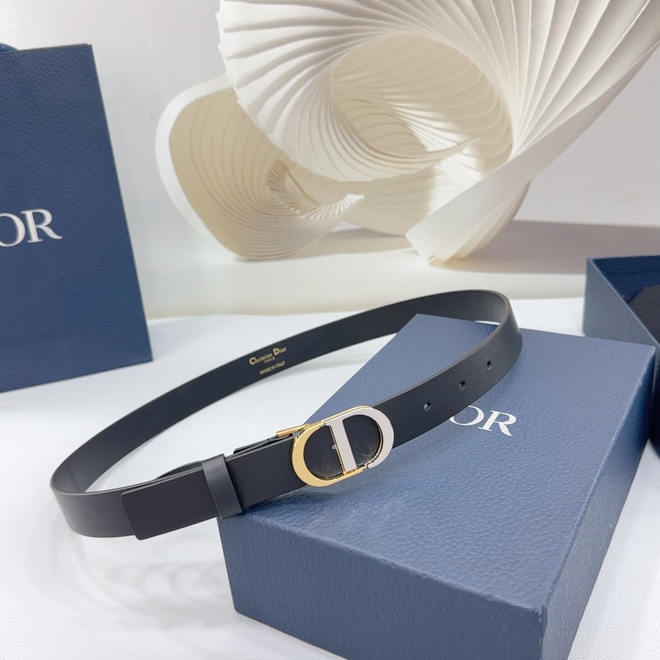 Dior-Versatile belt