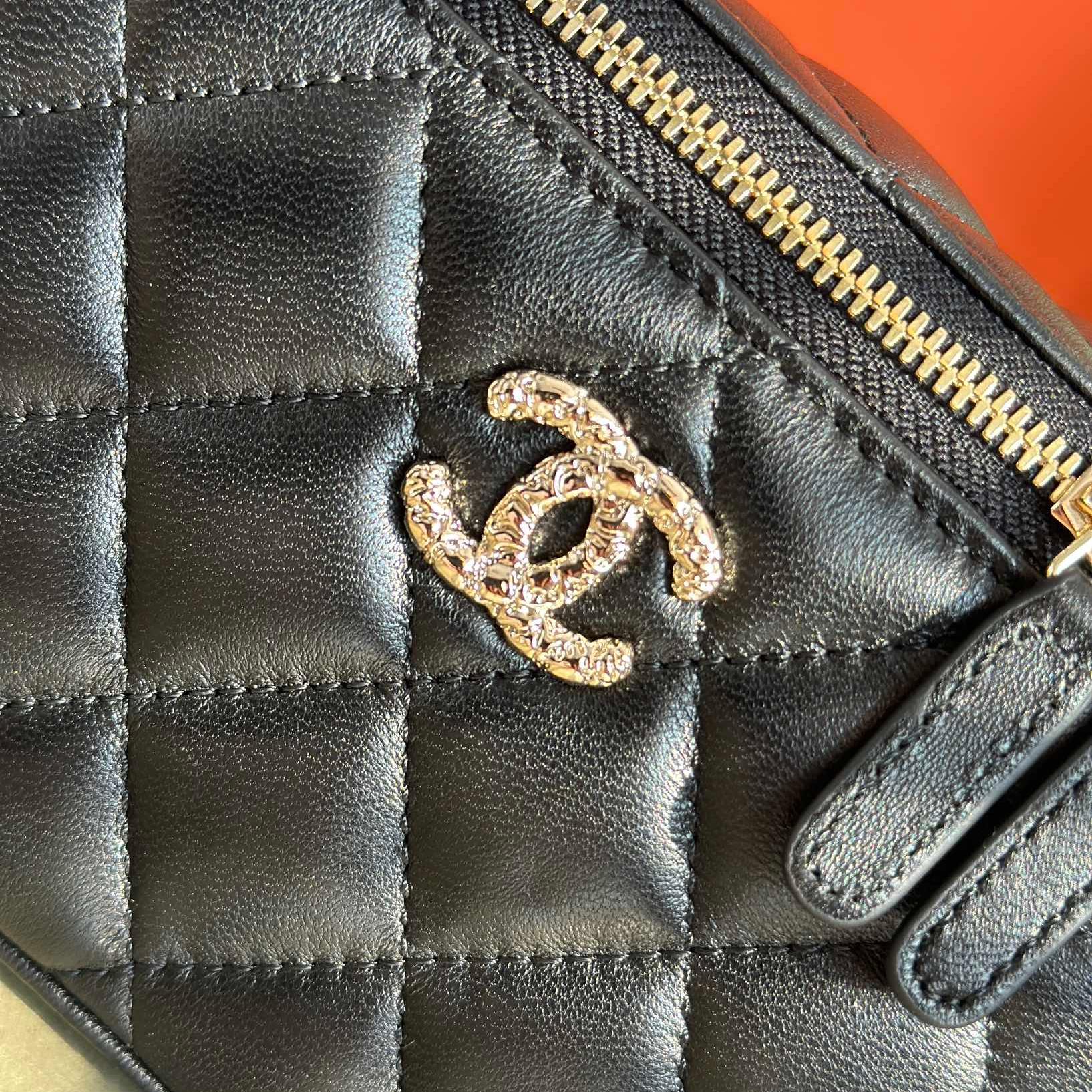 Chanel-23k Small flower camellia Vanity bag