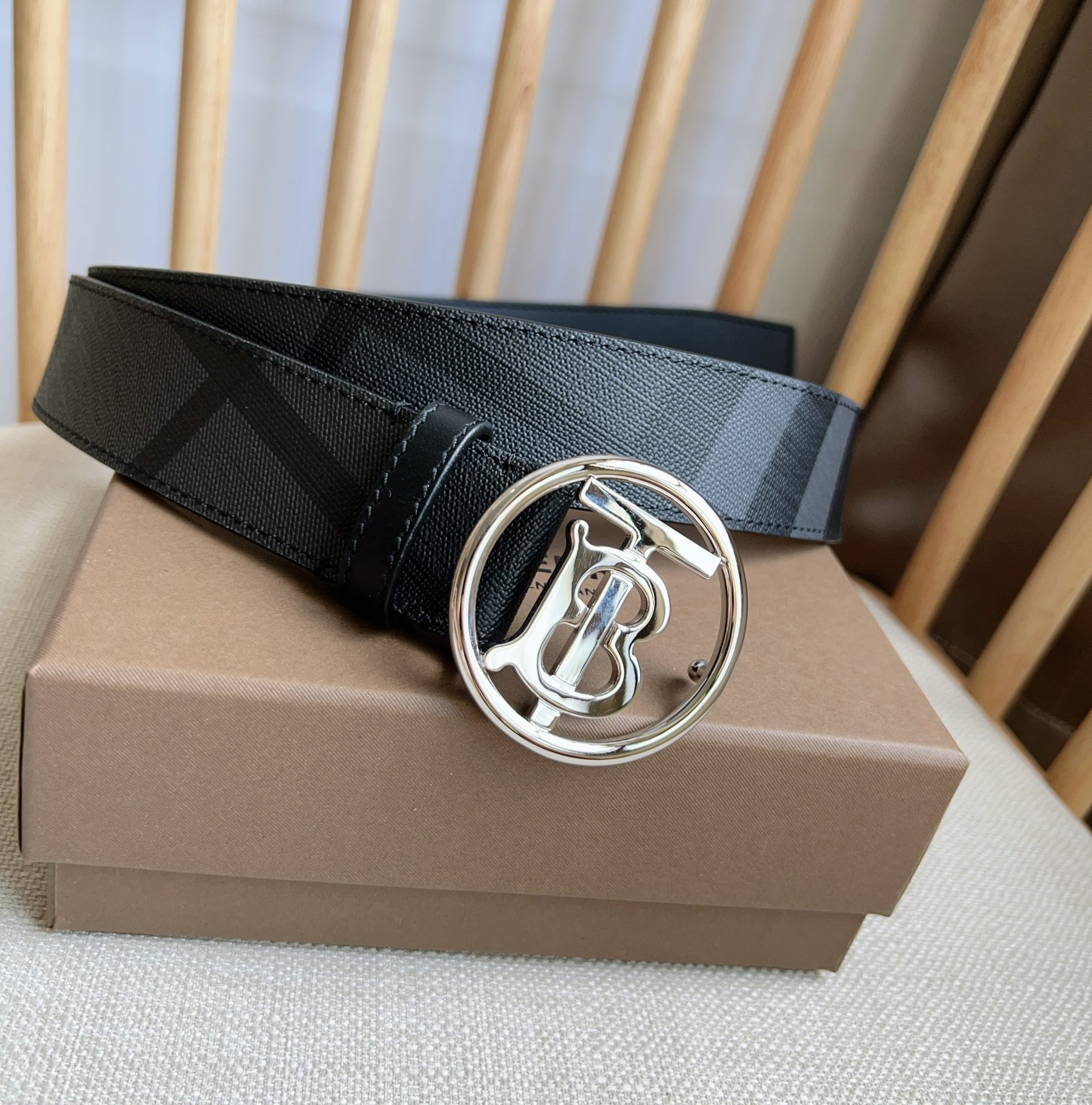Burberry-Italian calf leather belt