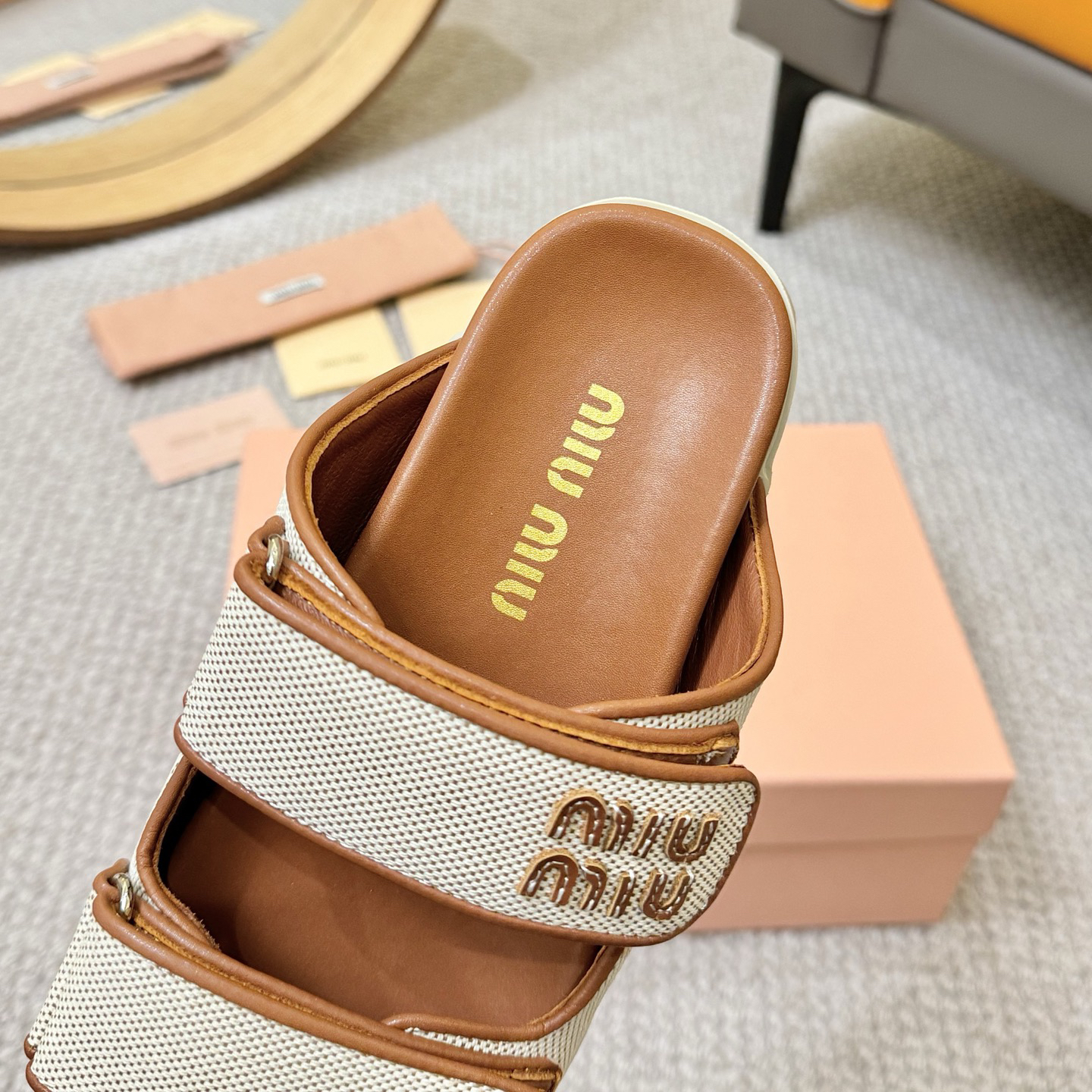 MiuMiu-2025 Spring and Summer New Coin Sandals