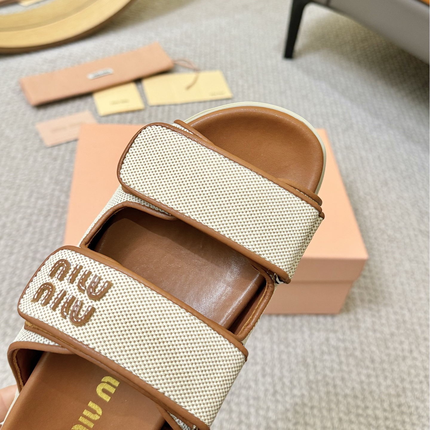 MiuMiu-2025 Spring and Summer New Coin Sandals