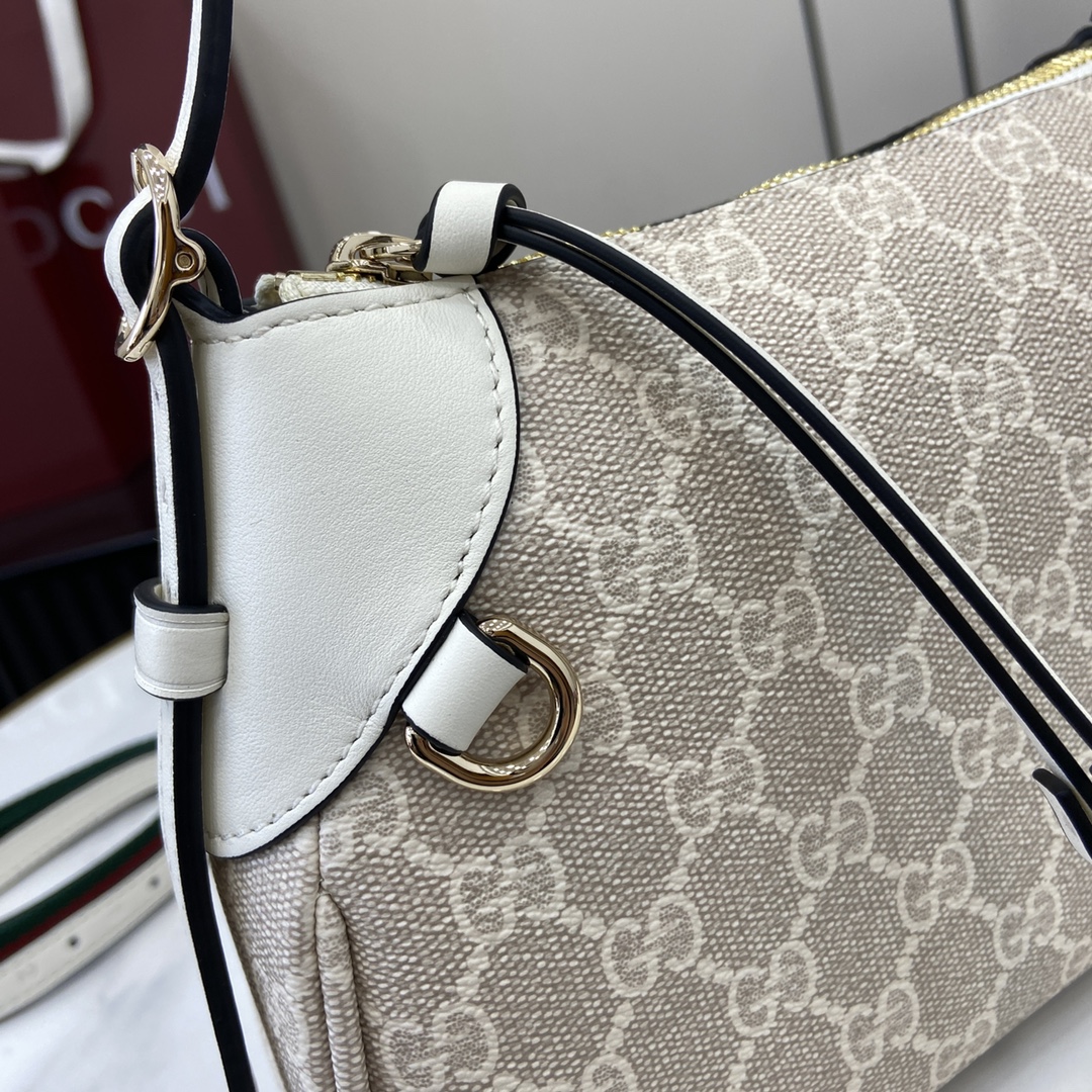 Gucci-Emblem series shoulder bag