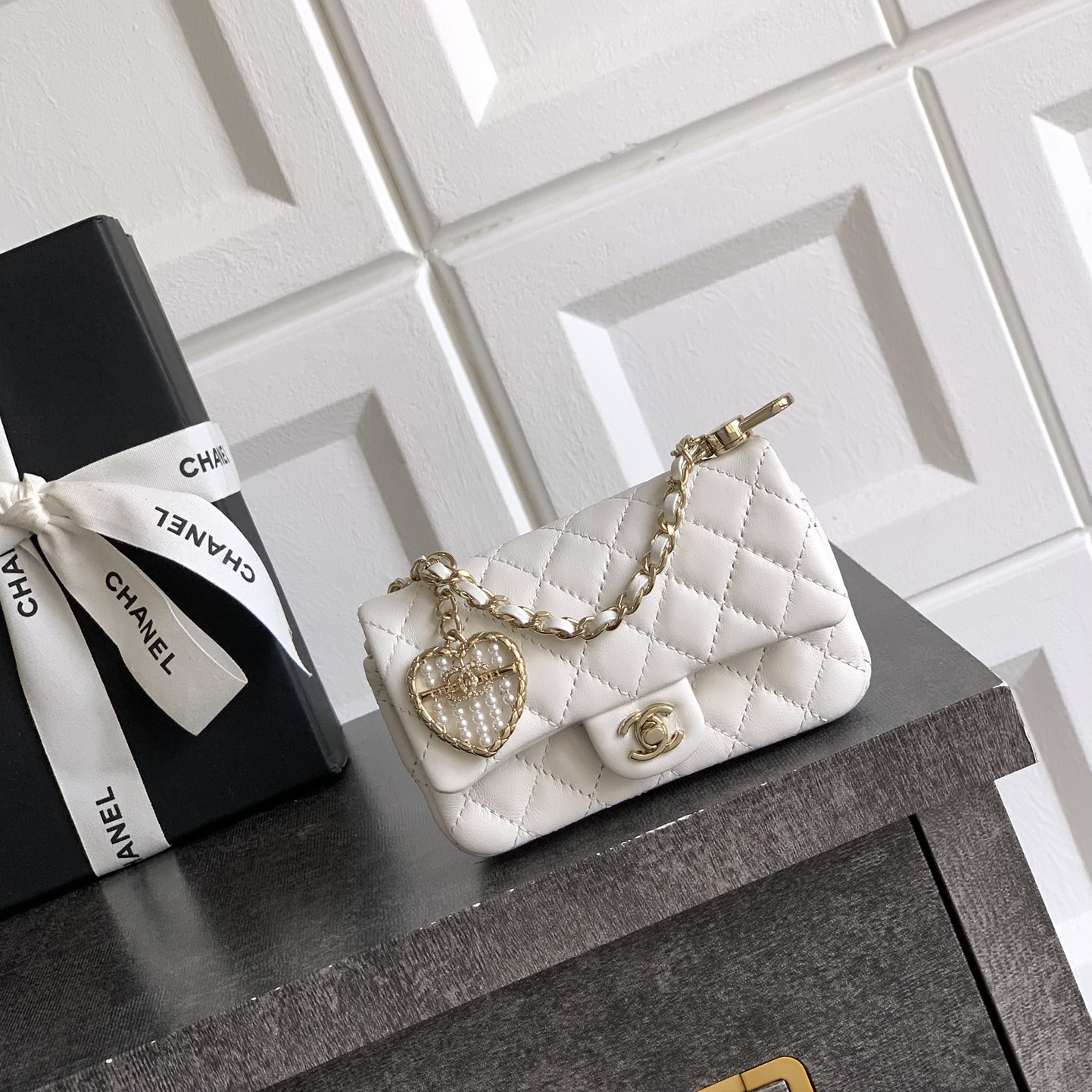 Chanel-25A mini love pearl CF handbag