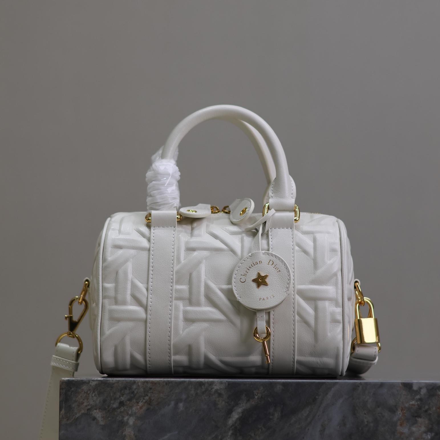 Dior-Groove 20