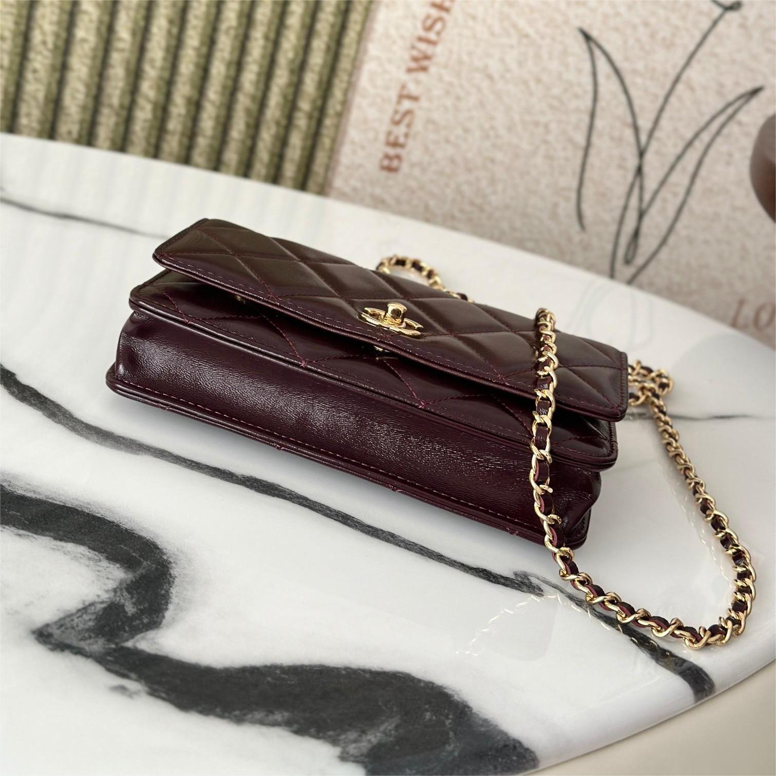 Chanel-Fried Dough Twists handle oil wax sheepskin bag