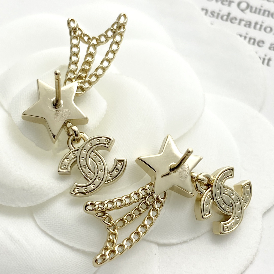 CHANEL-Full Diamond Double C Star Wings Earstuds