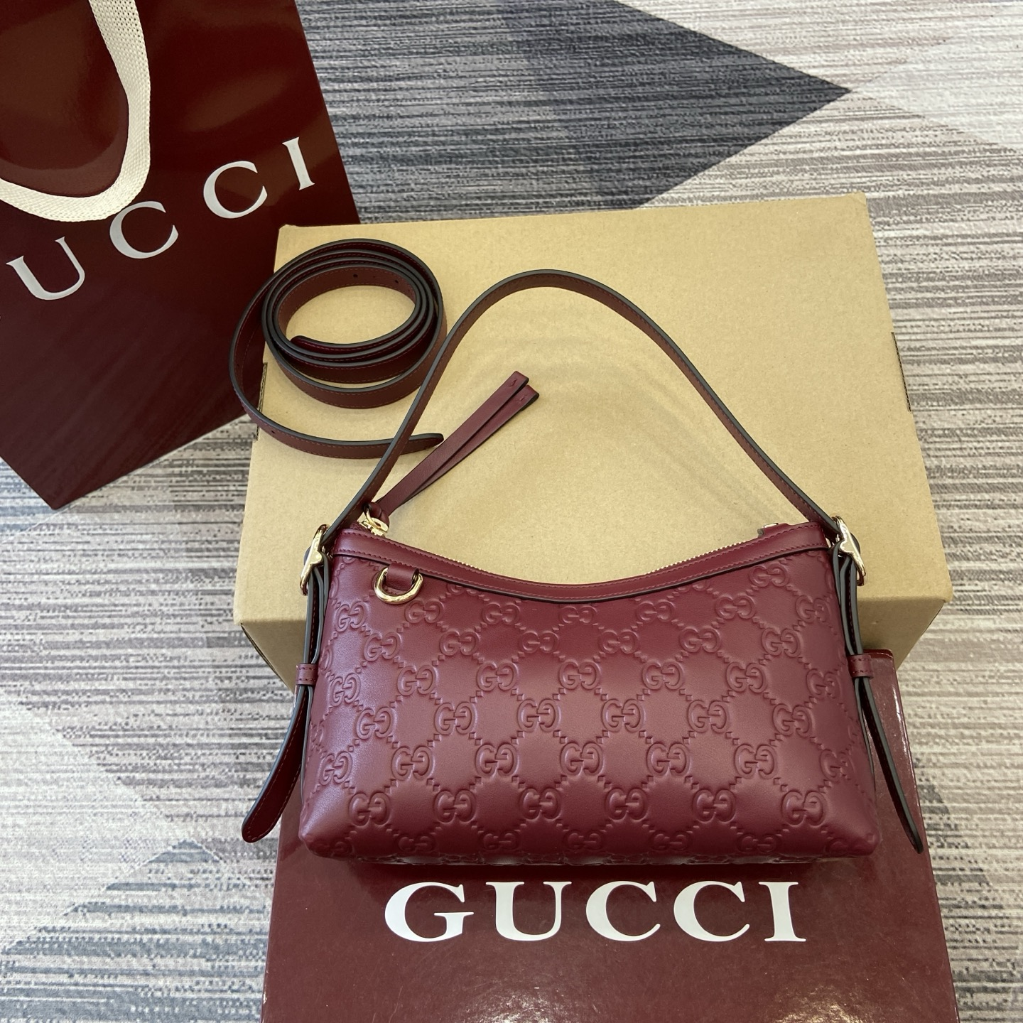 Gucci-GG Emblem shoulder bag