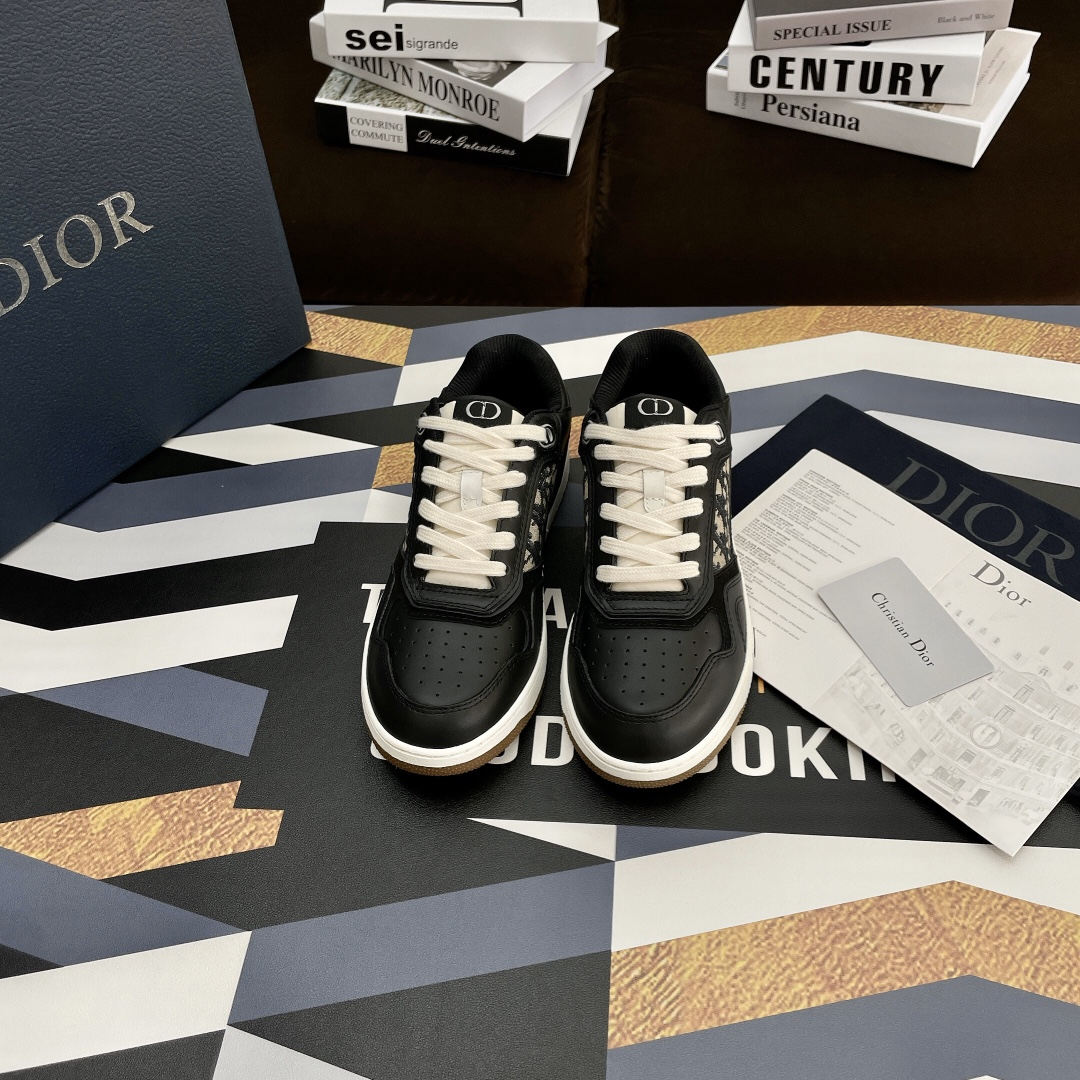 Dior-B27 contrasting colorway sneakers