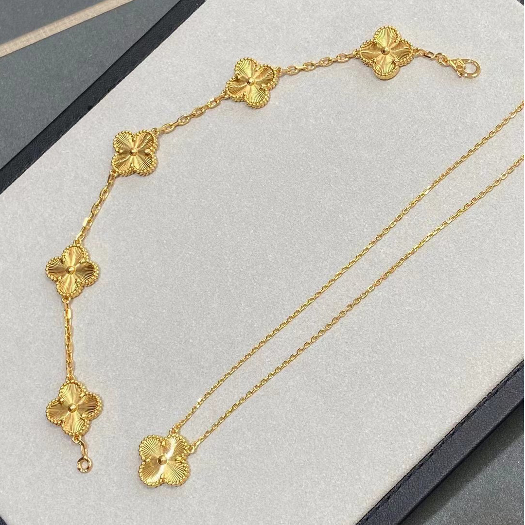 Van Cleef & Arpels-necklace + bracelet combination (1 set)