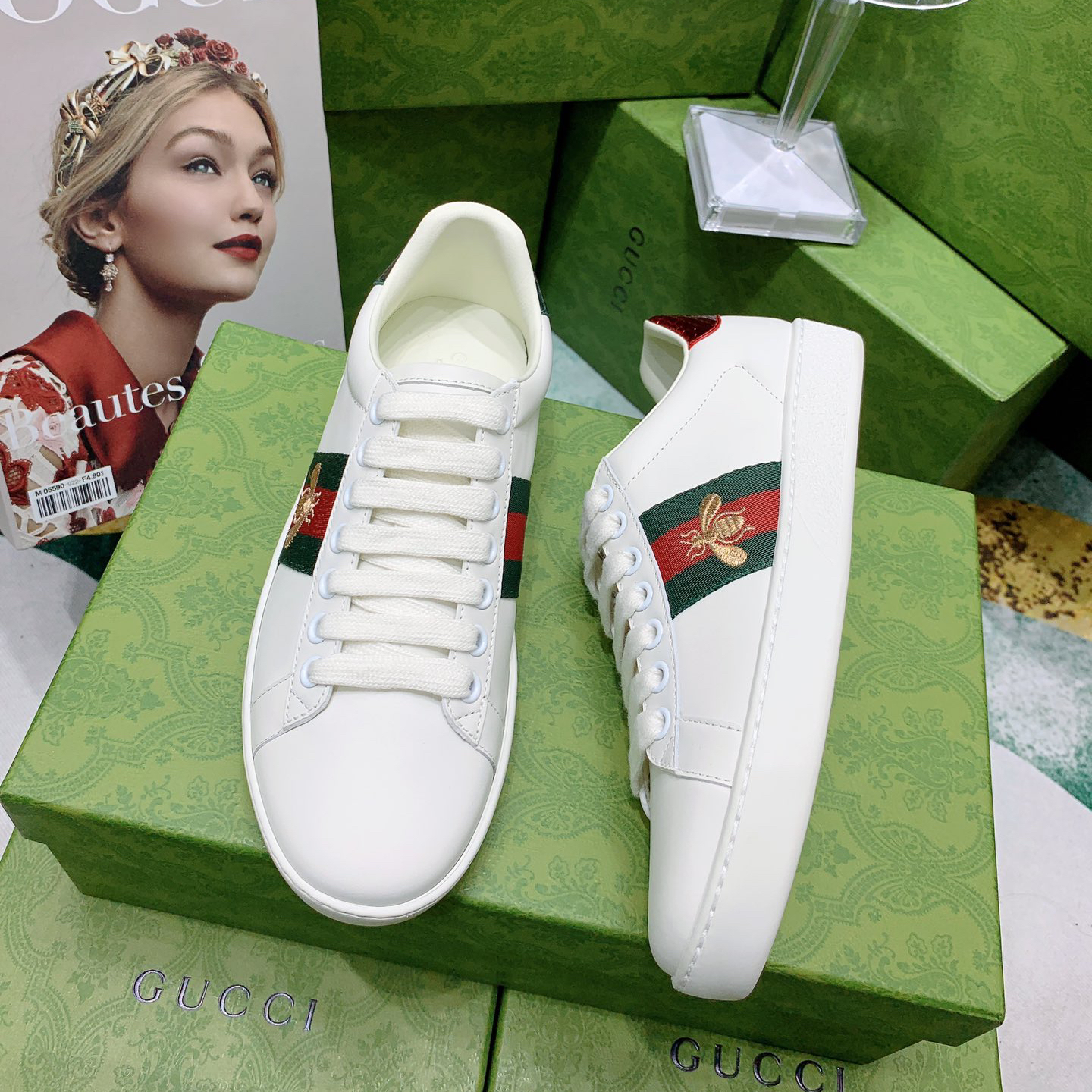 Gucci-White cowhide sneakers
