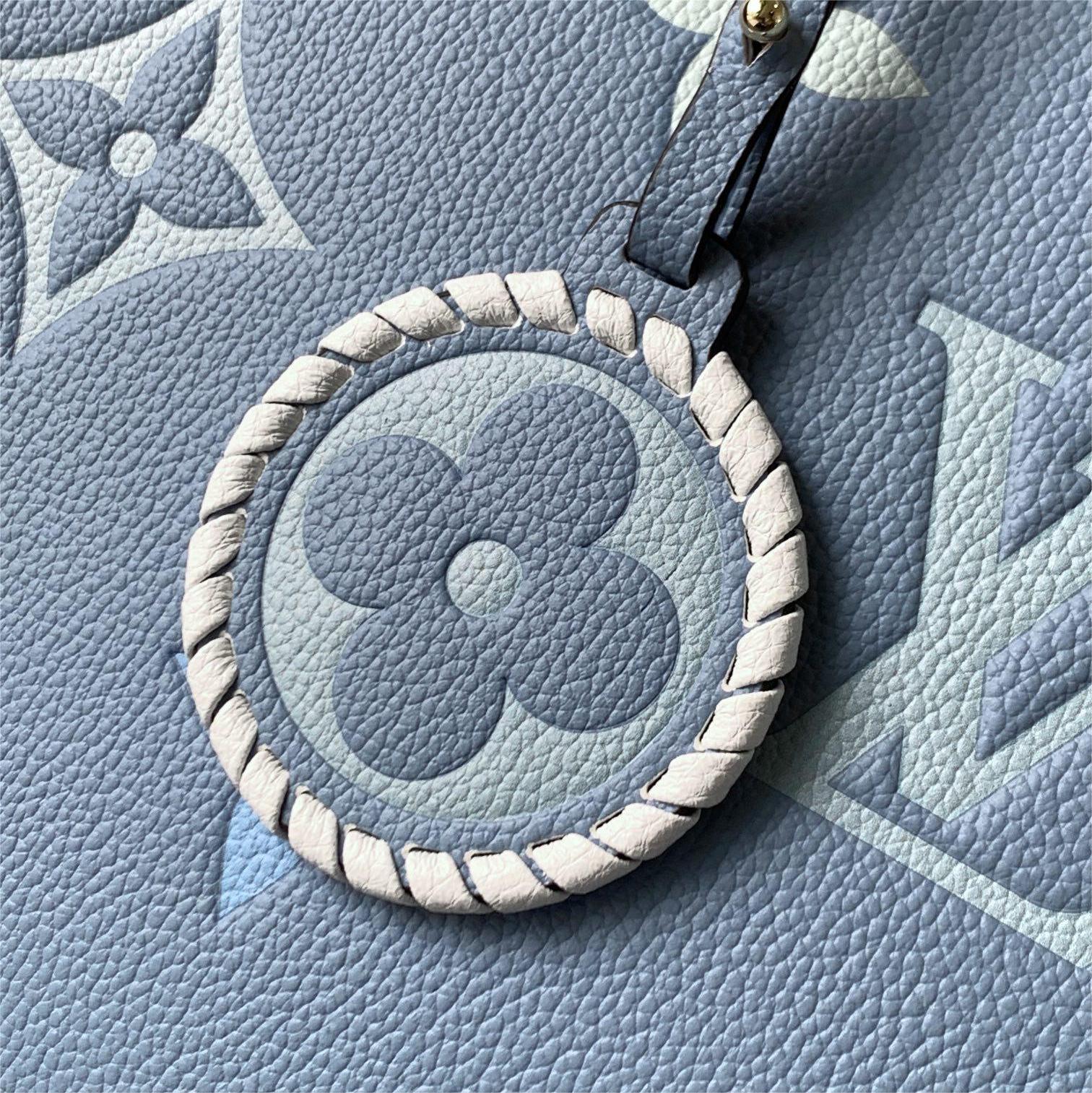 LV-OnTheGo ToteMonogram Gradient Silk Screen  Bag