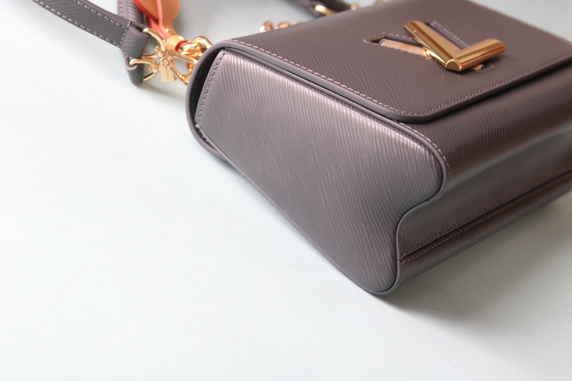 LV-Twist medium handbag