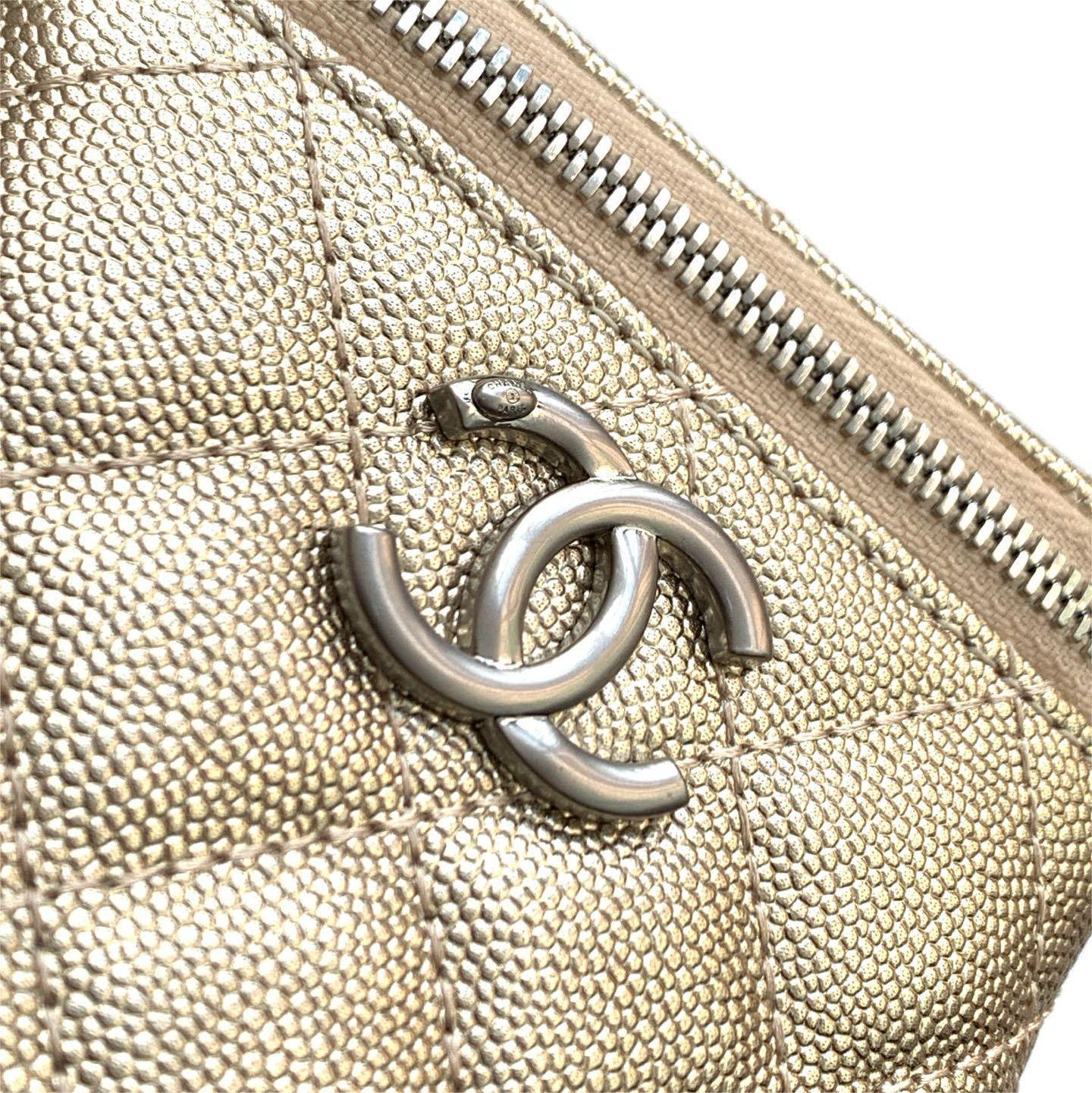 Chanel-Enamel logo double C bag