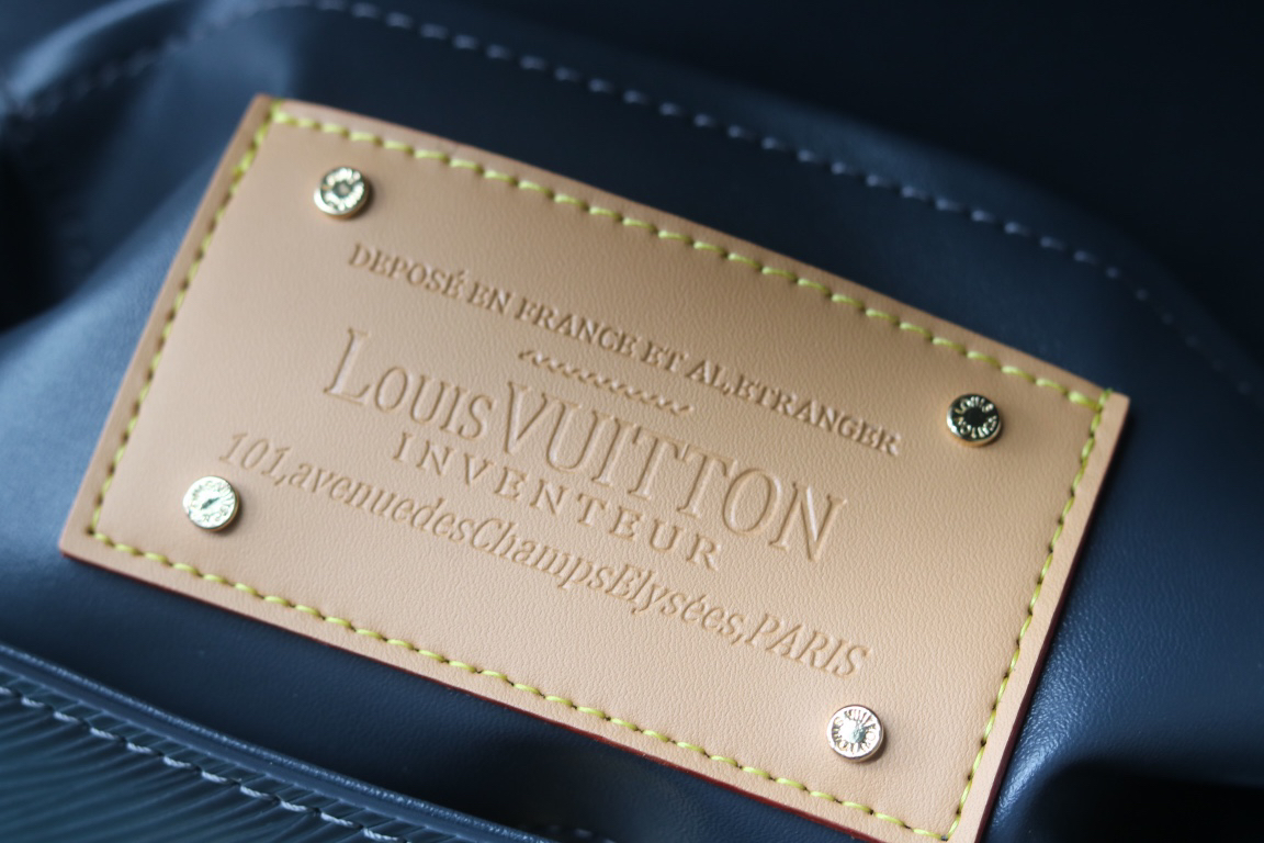 LV-Twist medium handbag