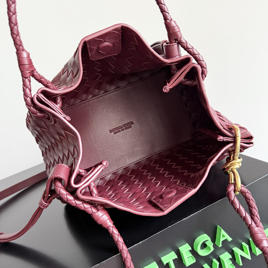 BOTTEGA VENETA-2025 new arrival medium parachuta handbag