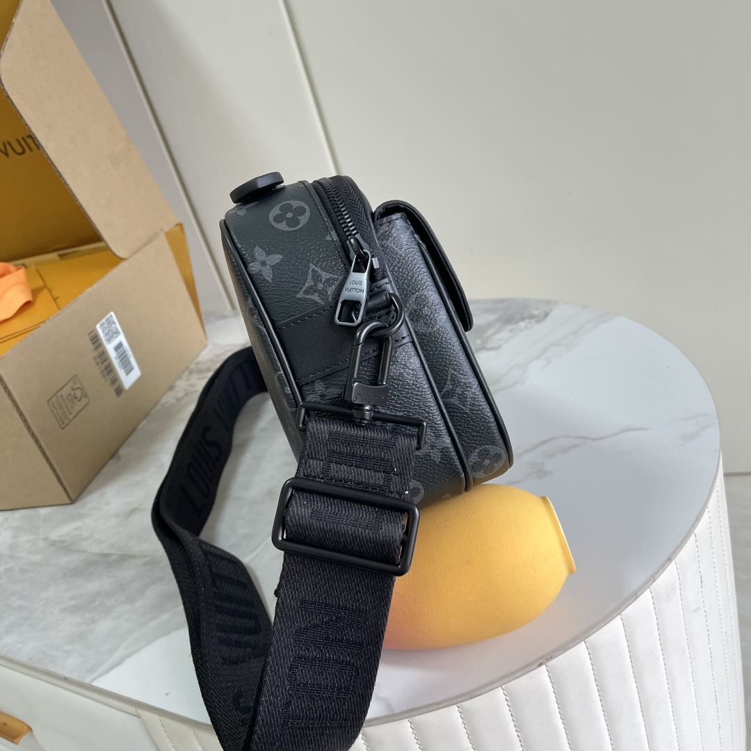 LV-S Lock Men's Messenger Bag