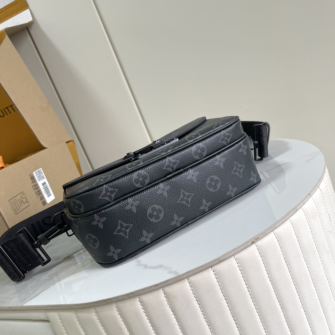 LV-S Lock Men's Messenger Bag