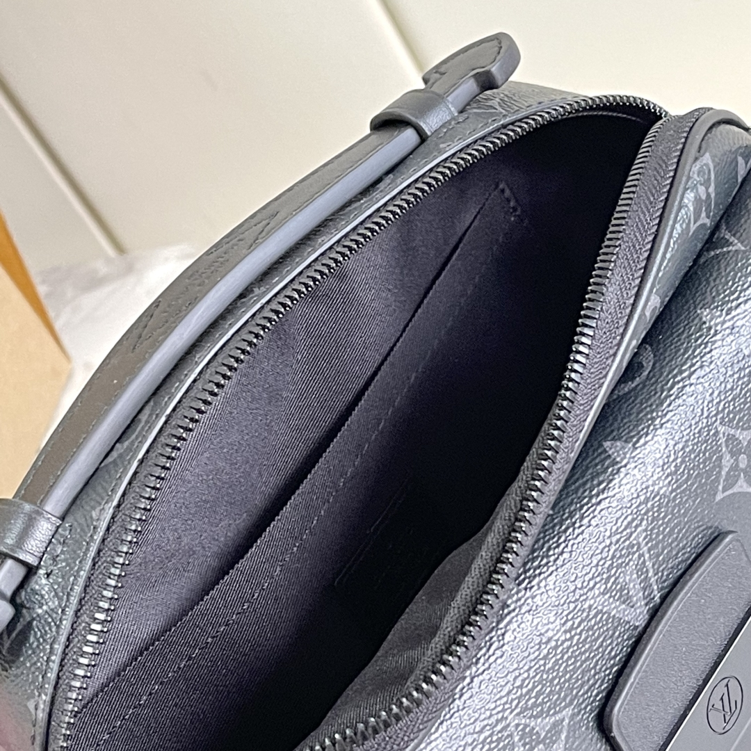 LV-S Lock Men's Messenger Bag