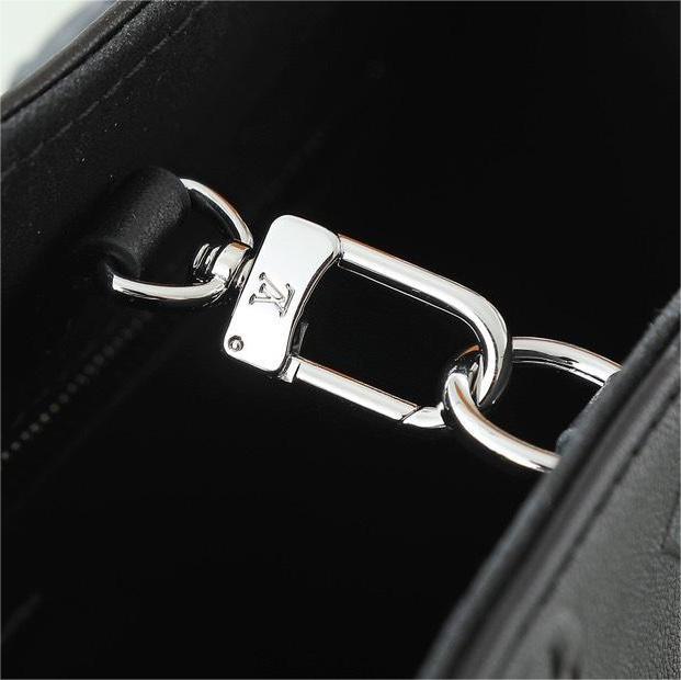 LV-OnTheGo Monogram embossed leather bag